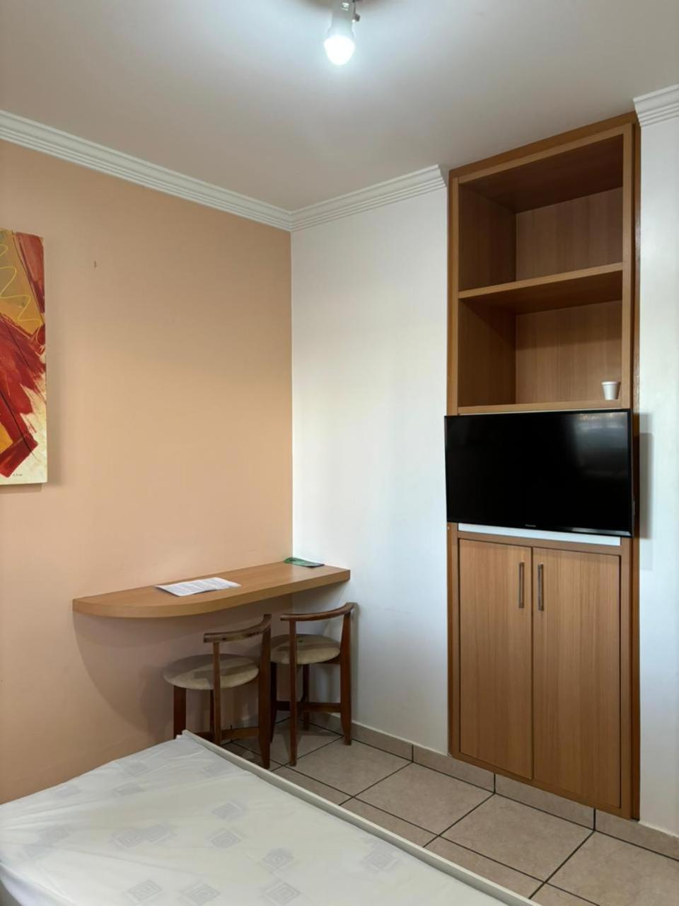 Apartamento Diroma Fiori Frente As Piscinas Caldas Novas