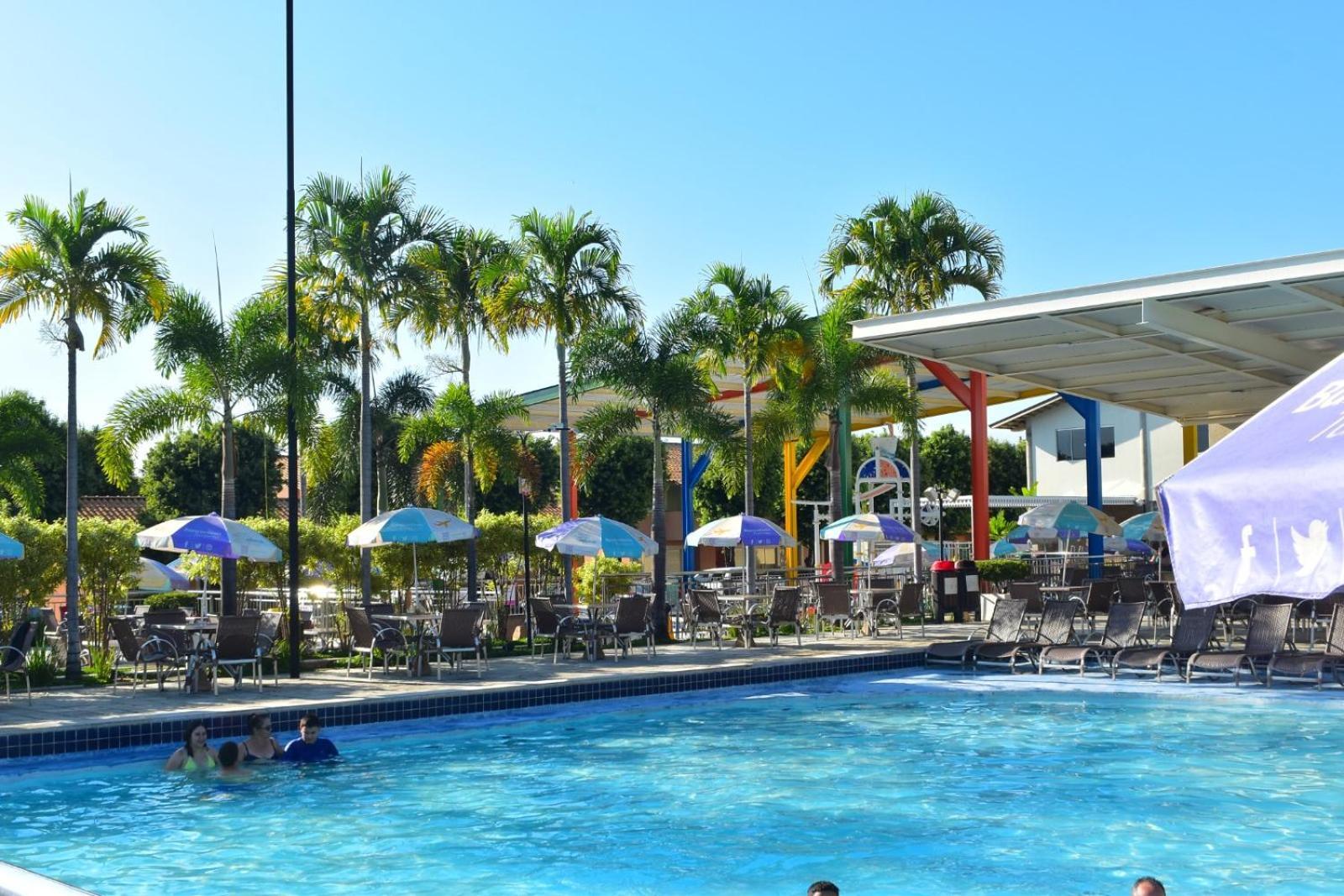 Apartamento Diroma Fiori Frente As Piscinas Caldas Novas