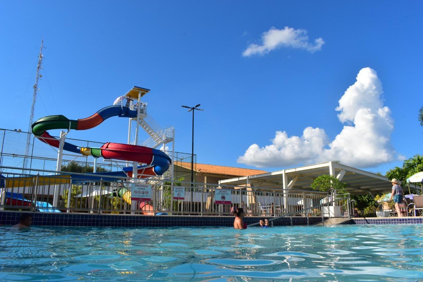 Apartamento Diroma Fiori Frente As Piscinas